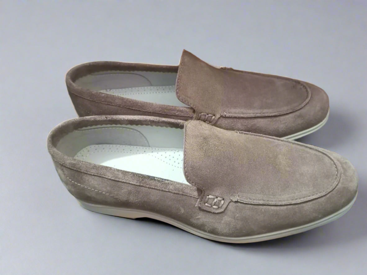 Timeless Loafers - Sleek Comfort Redefined